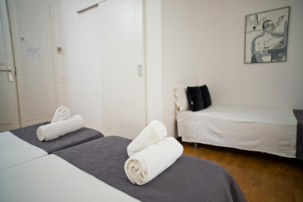 Petit Hotel Barcelona Exterior photo