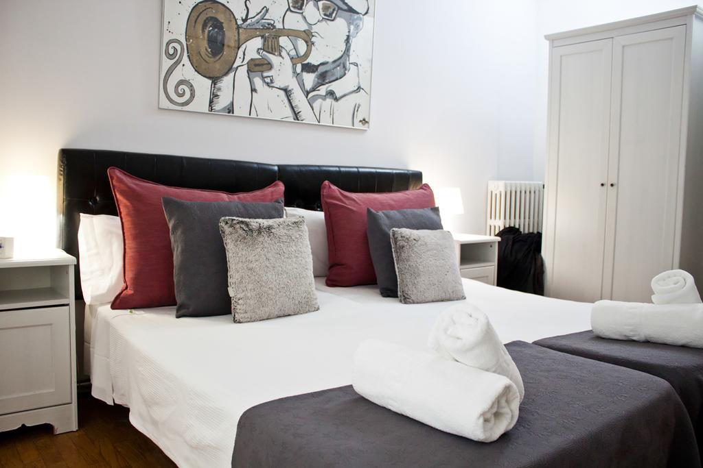 Petit Hotel Barcelona Exterior photo