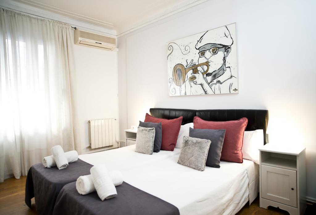 Petit Hotel Barcelona Exterior photo