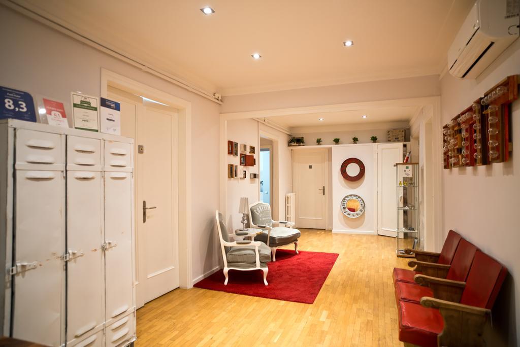 Petit Hotel Barcelona Exterior photo