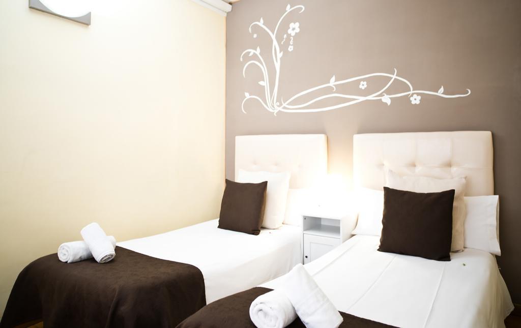 Petit Hotel Barcelona Exterior photo