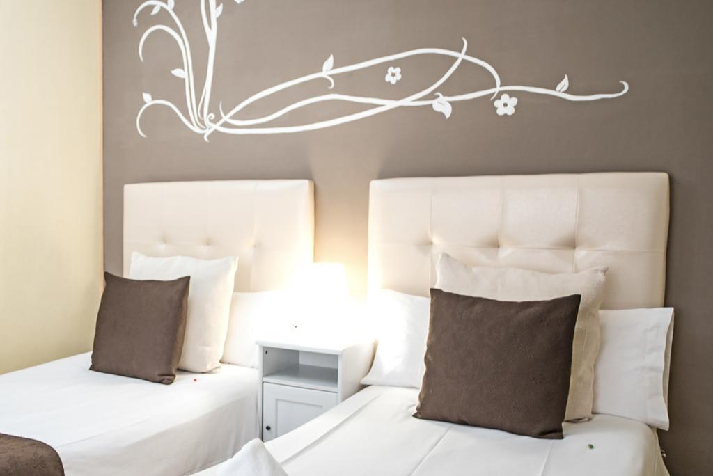 Petit Hotel Barcelona Exterior photo