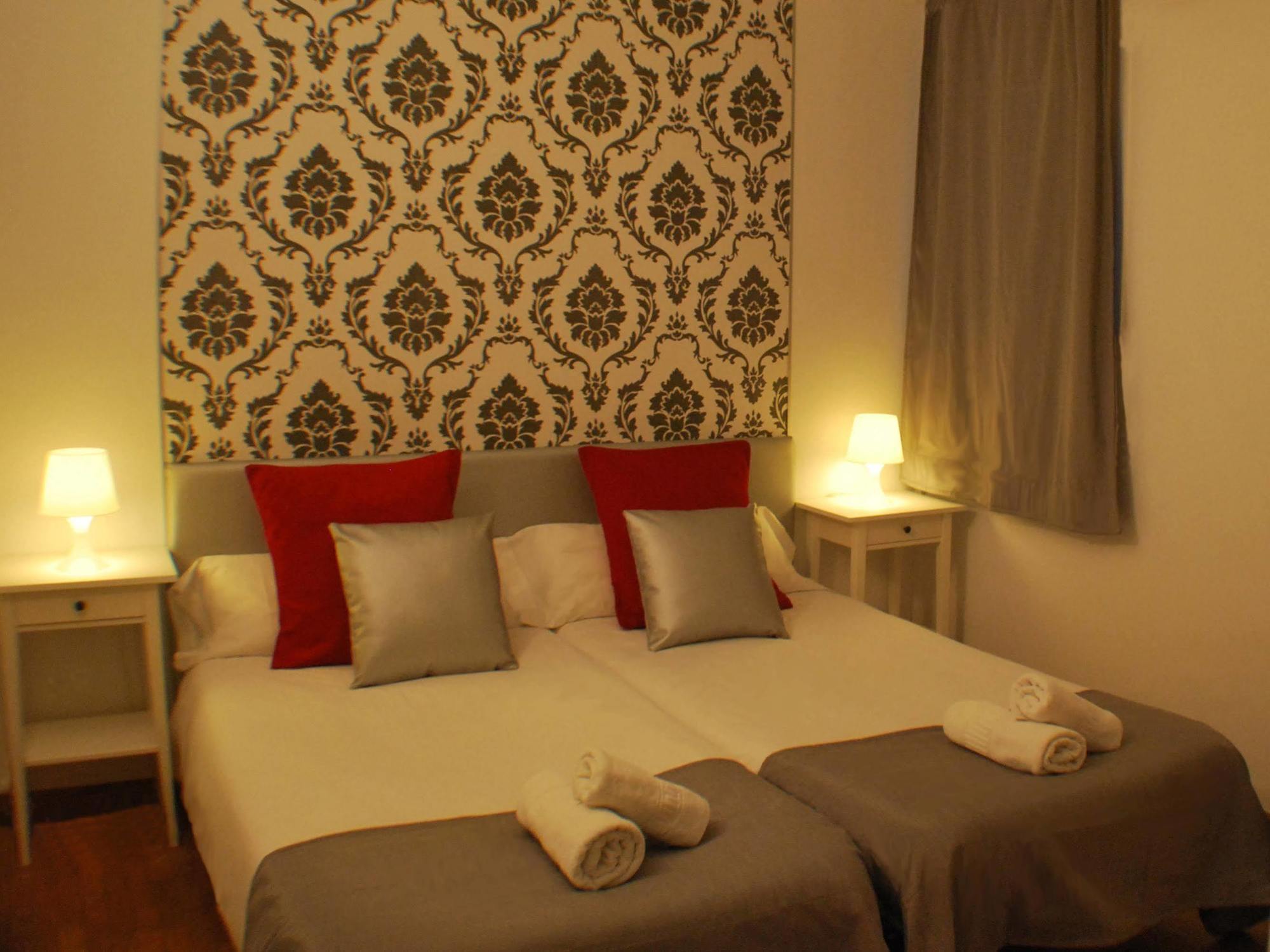 Petit Hotel Barcelona Exterior photo