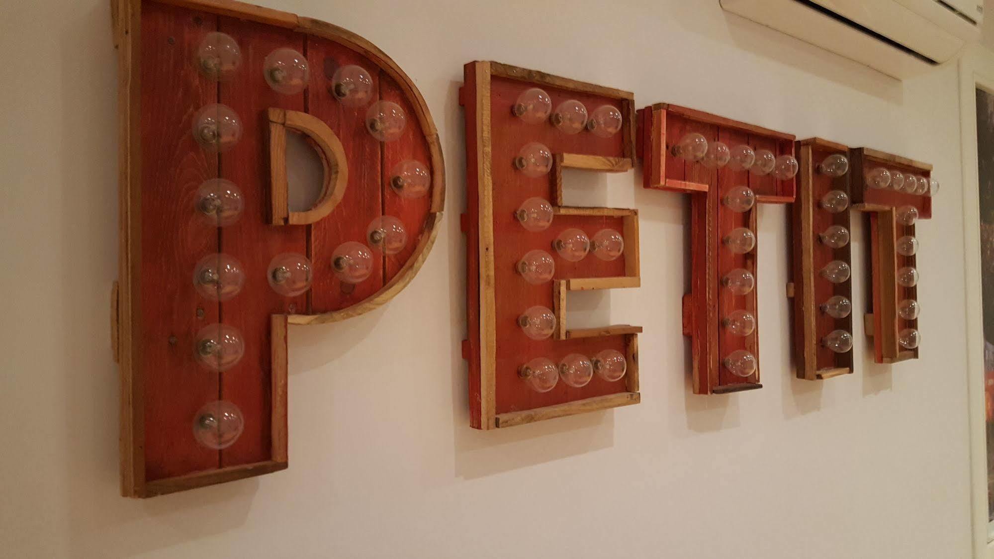 Petit Hotel Barcelona Exterior photo