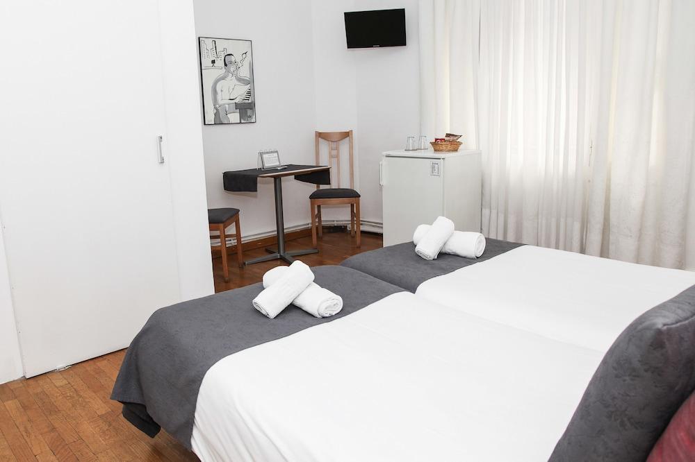 Petit Hotel Barcelona Exterior photo